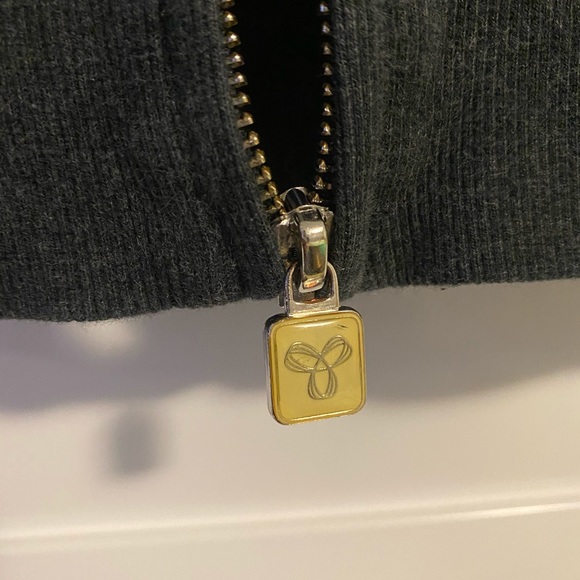 Aritzia TNA Zipped Hoodie - Picture 3 of 6